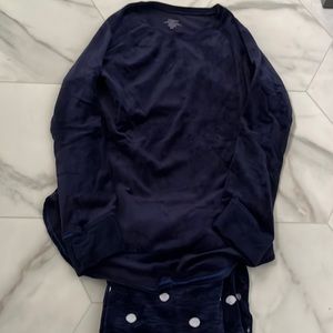 Cuddl Duds Climateright navy long sleeve and leggings